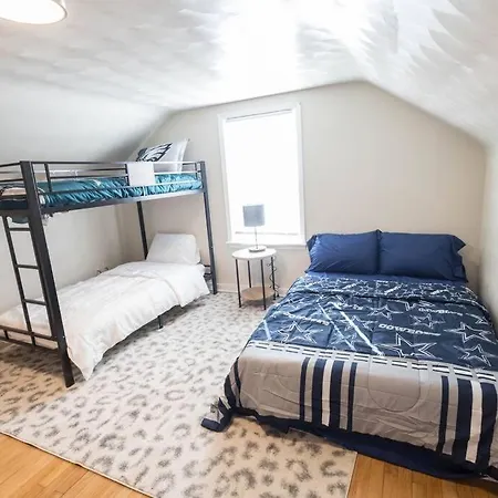 4 Bedroom Home Near Hof Village
